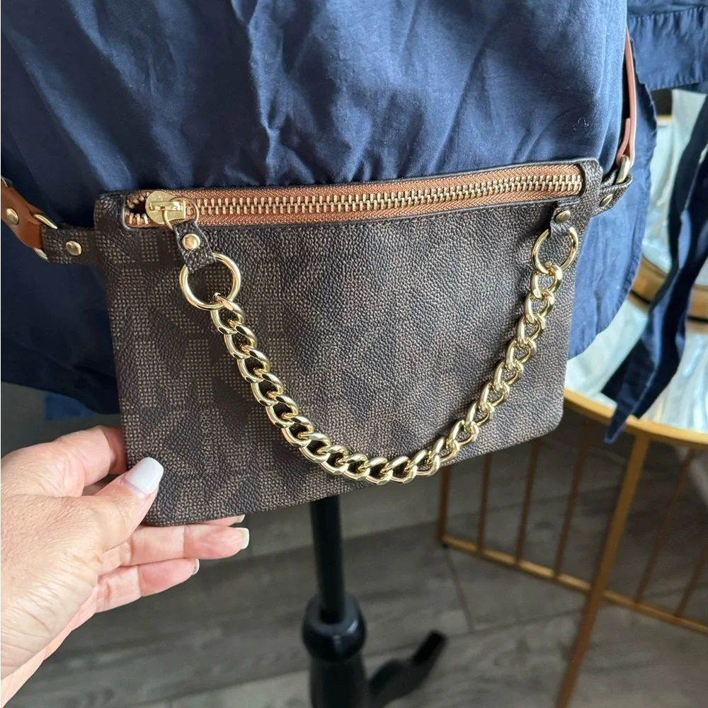 MICHAEL Michael Kors Signature Leather Fanny Pack